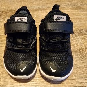 Baby Nike Flex Contact 3 Style #: AR4155-001 Size 4C